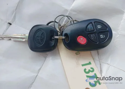 2011 Toyota Highlander Se V6 z USA, uszkodzony, nr VIN 5TDBK3EH9BS082653